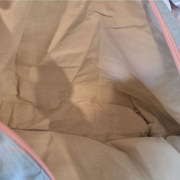 NWT- TALKING OUT OF TURN Canvas Bundle - Picture 12 of 13